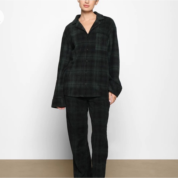 SKIMS Other - SKIMS Unisex Fleece Set